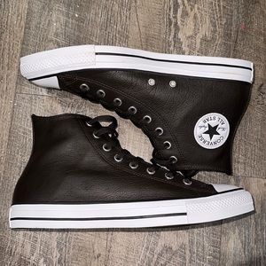 CONVERSE CHUCK TAYLOR ALL STAR HI top NWOT NEVER WORN unisex size 9 Leather